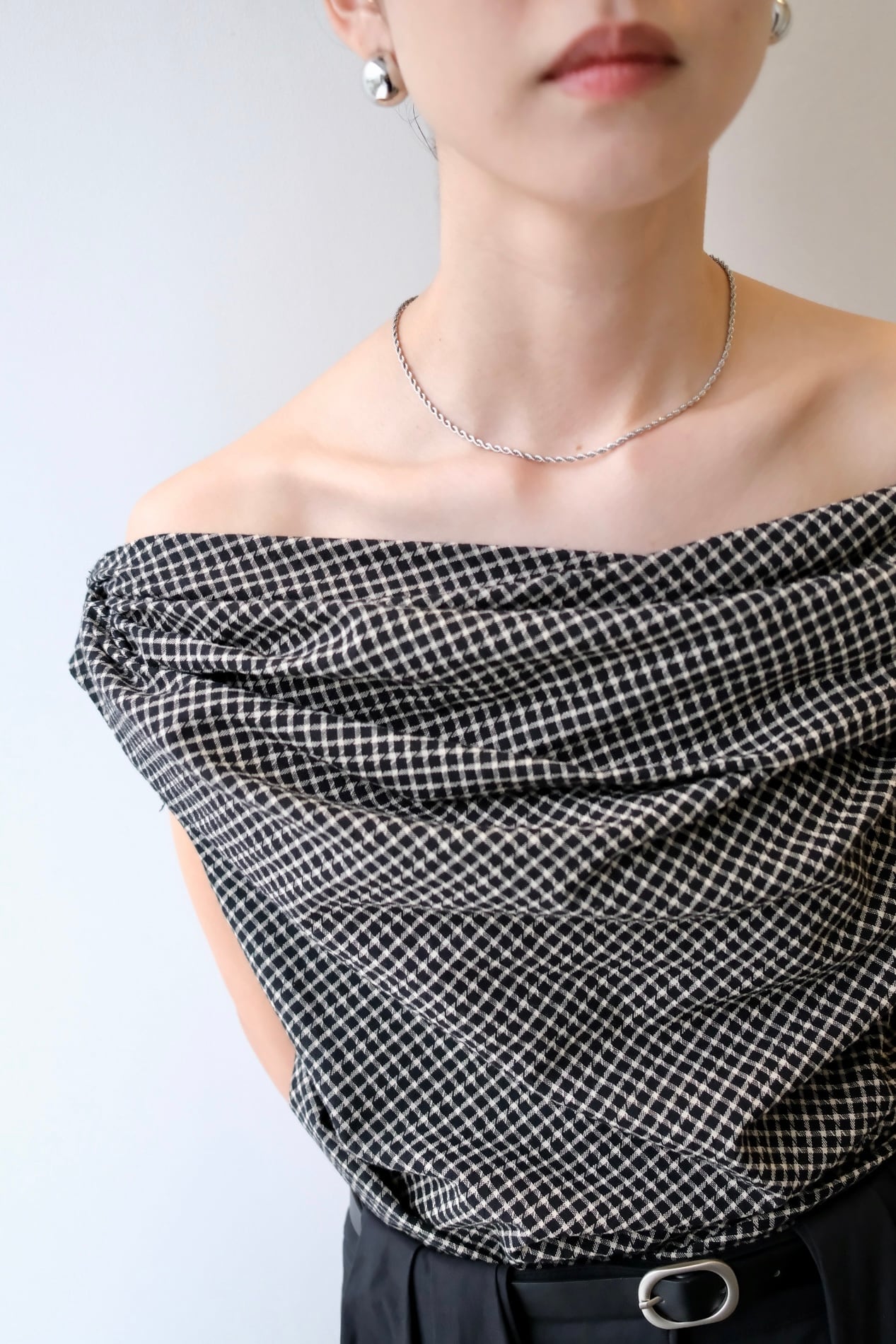 WILLFULLY asymmetry tuck gather off shoulder check tops