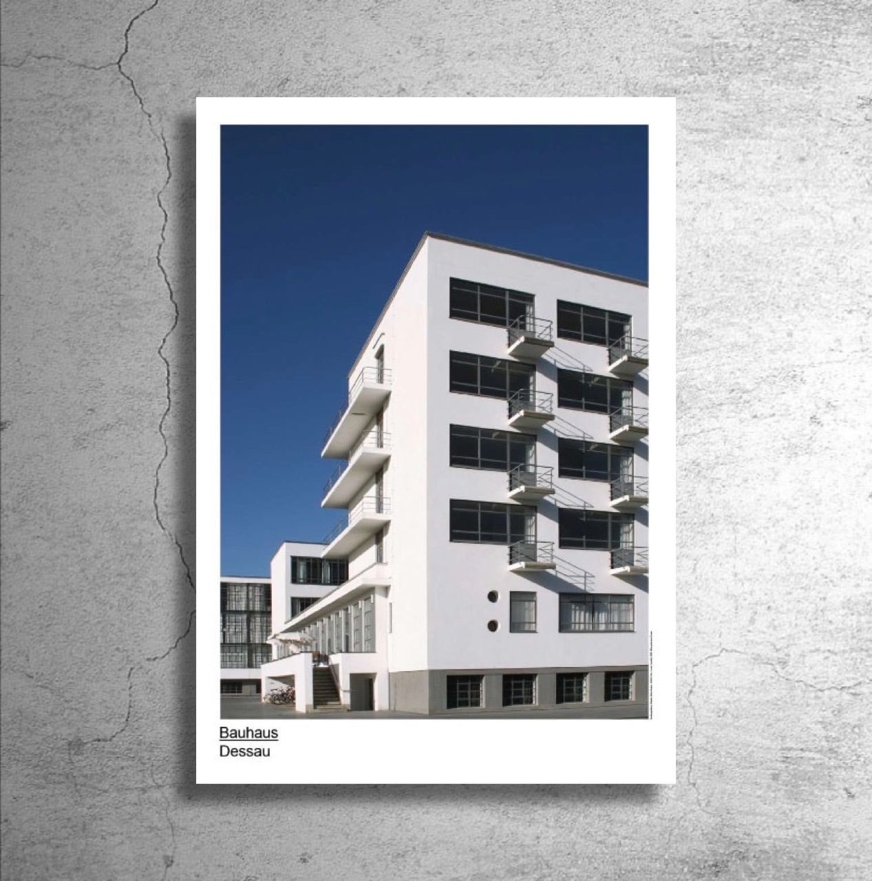 ドイツ建築『BAUHAUS バウハウス デッサウ校舎外観』財団公式ポスター