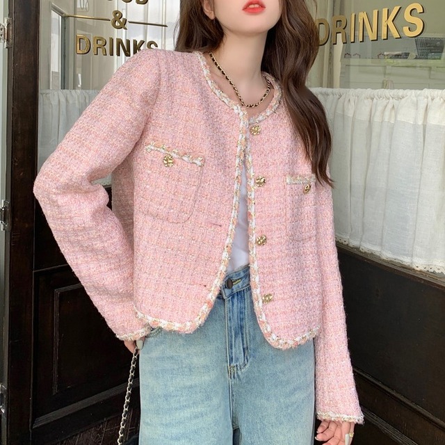 【着用レビュー】アウター レディース ジャケット ツイードジャケット ショート丈 ノーカラー ジャケット フォーマル 袖あり 長袖 ラウンドネック 前開き ビジュー ツイード かわいい 大人可愛い きれいめ カジュアル 上品 エレガント おしゃれ お洒落 綺麗 フォーマル パーティー イベント レストラン ピンク ブラック 黒 ホワイト 白 春 秋 冬 入学式 入園式 卒業式 卒園式 10代 20代 30代 韓国 普段使い 着回し 定番 ママ ファッション コーデ 10代 20代 30代