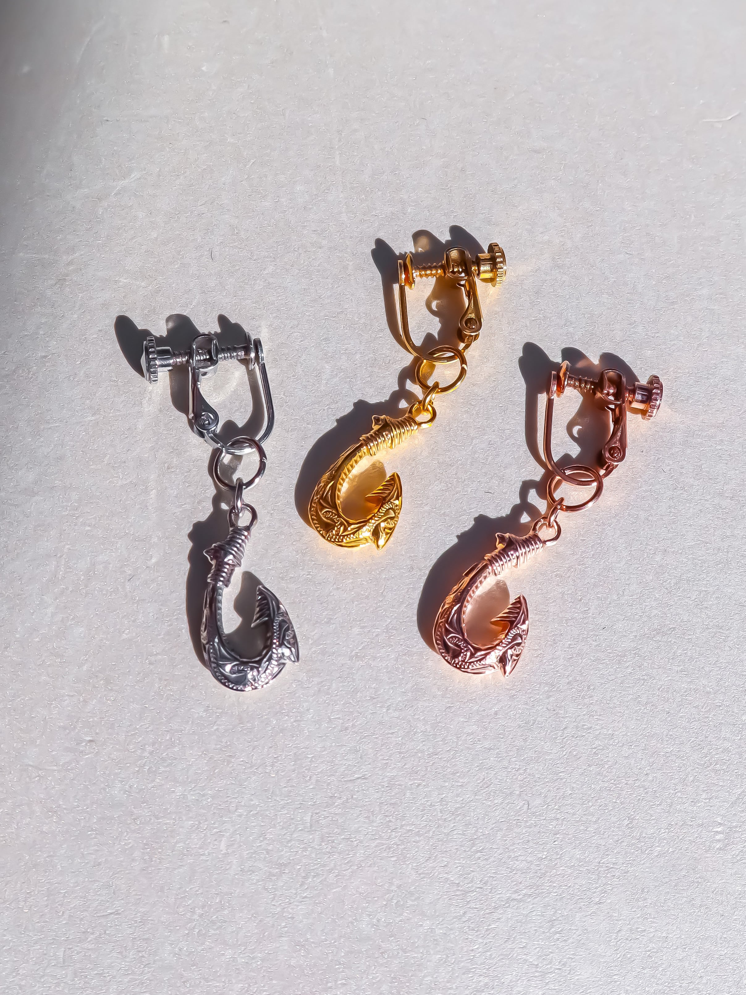 MINI fishhook earring