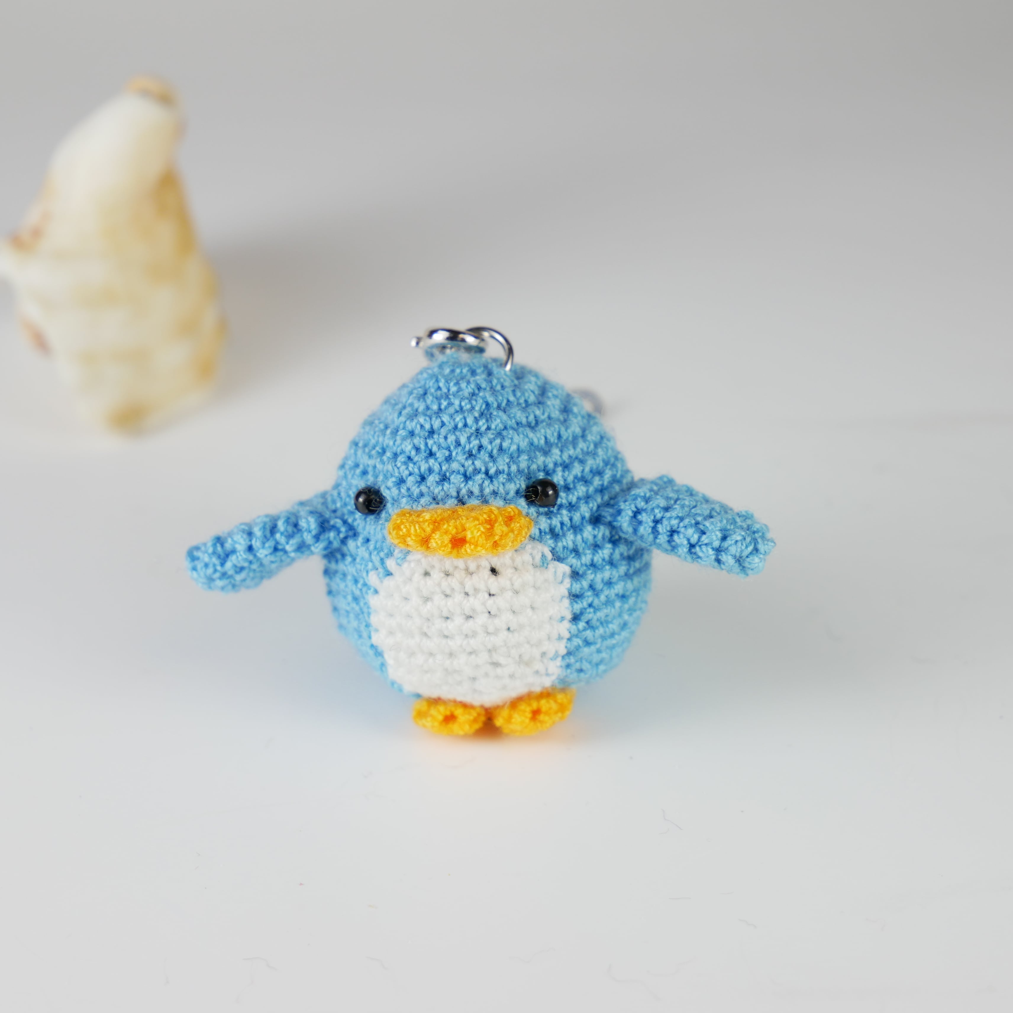 ペンギンブルー 編みぐるみストラップ | サファリマーケット