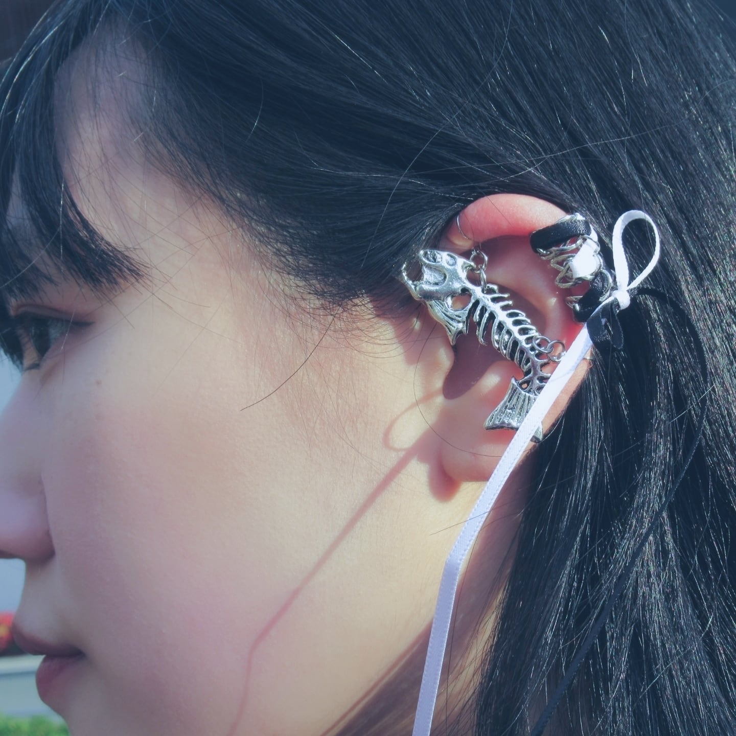 バイカラー】フェイクコルセットピアス【イヤーカフ】 | ざっか 夜光昼