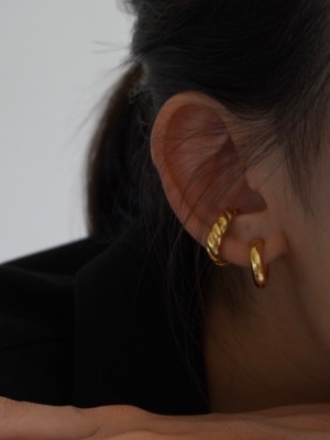 twist ear cuff  gold