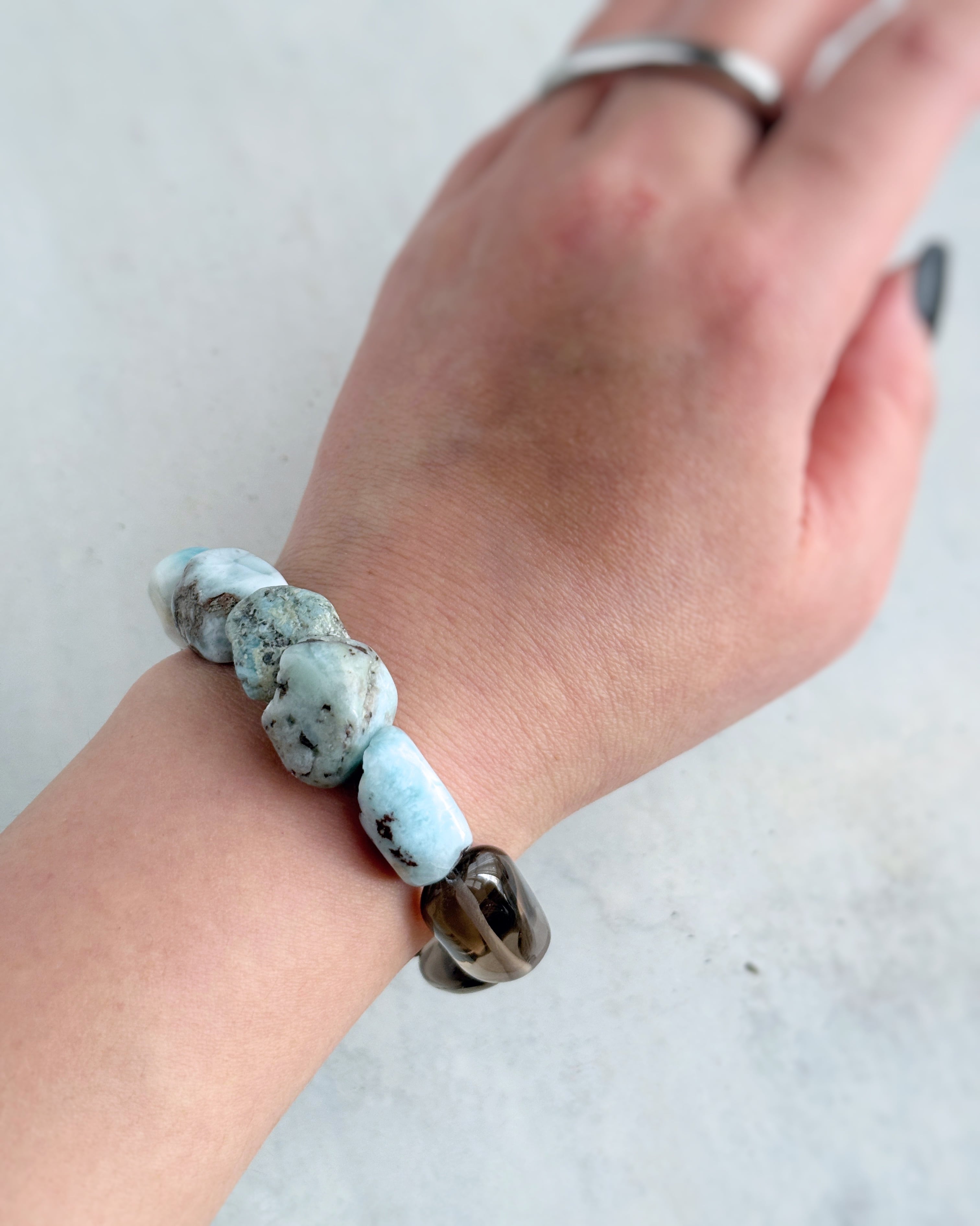 bicolor bracelet(ラリマー×スモーキークォーツ)