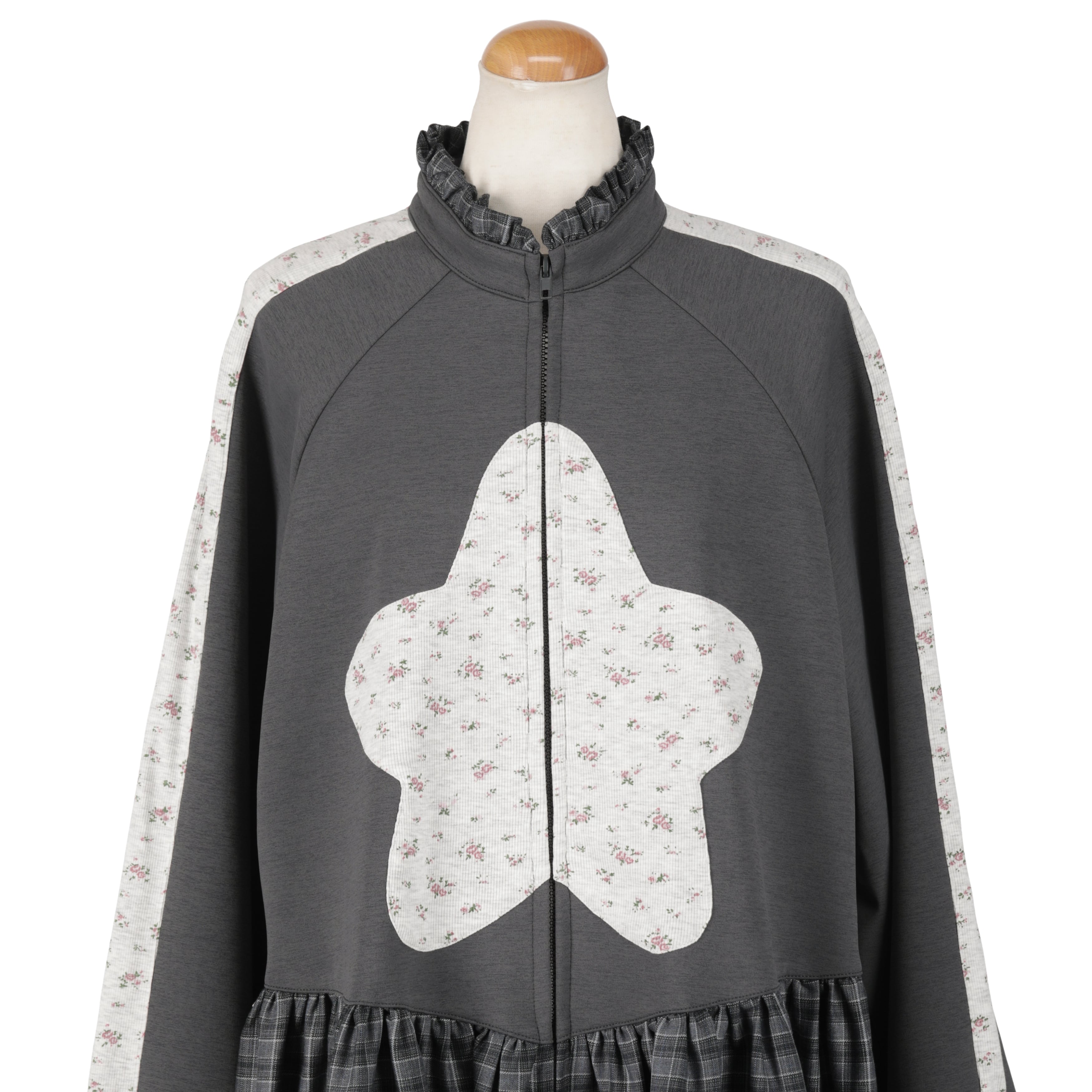 スタートラックフリルワンピース　GRAY