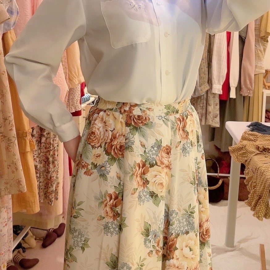 cream antique rose flare skirt