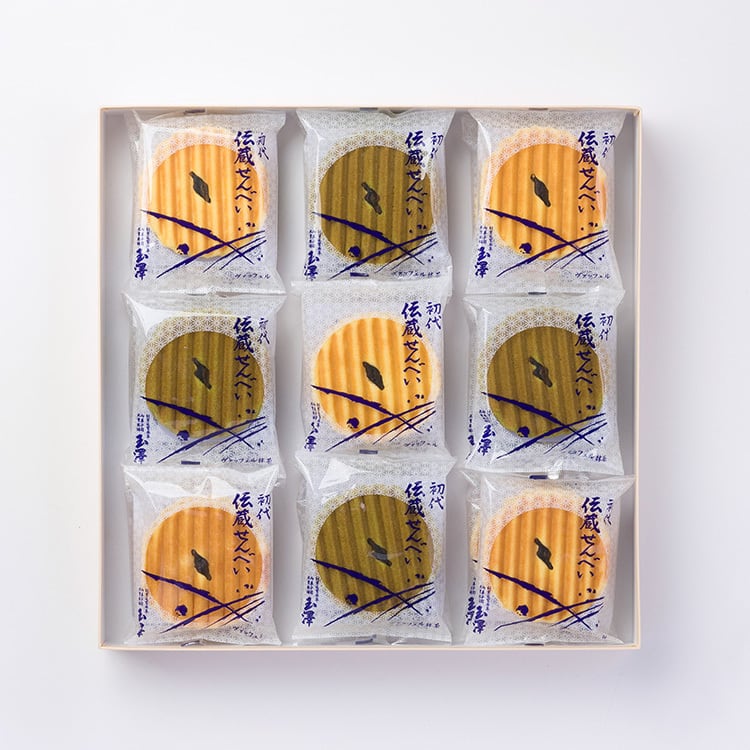 初代伝蔵せんべい（箱詰 18枚入［クリーム10枚／抹茶クリーム8枚