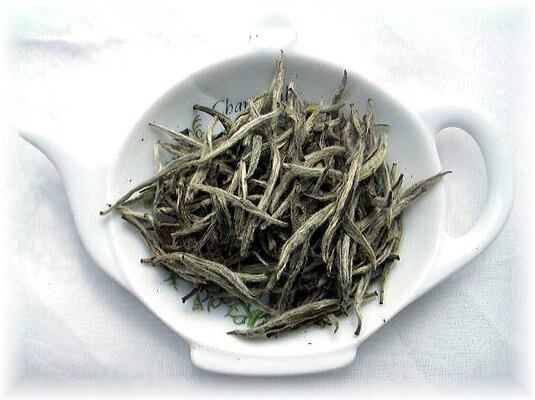 【白毫銀針】 2018年:透明な紅茶を思わせる、上品な味わいに仄かな甘さがある。