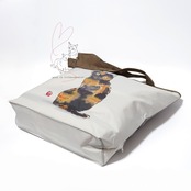 ハラミチヨ「サビにゃん」プリント 防水・撥水トートバッグ