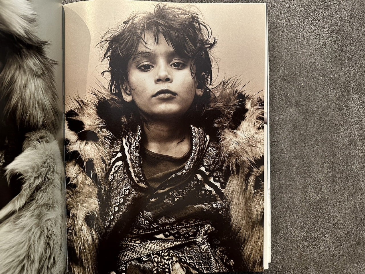 VF334】TWO MUCH /Jean-Baptiste Mondino | Pay ID