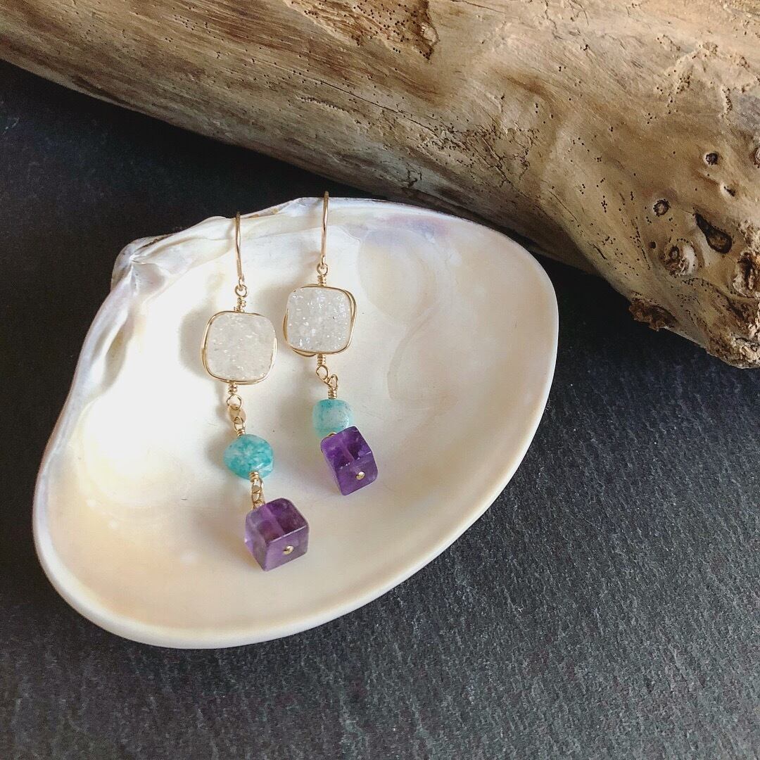 ドゥルージークォーツ×アマゾナイト×キューブカットアメジストのピアス