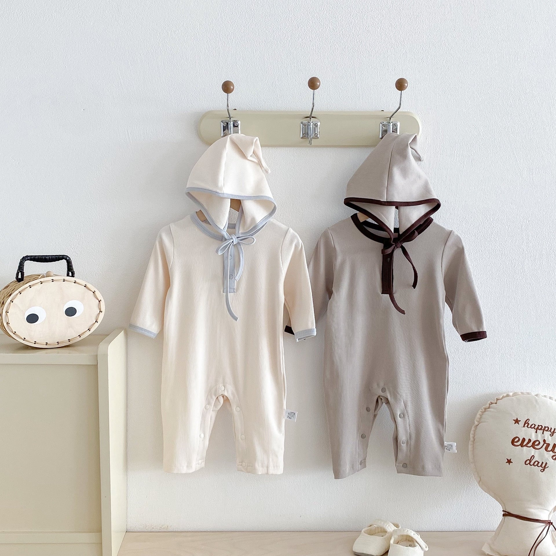 バイカラーが可愛い ボンネット付き長袖ロンパース | LittleBean丨海外