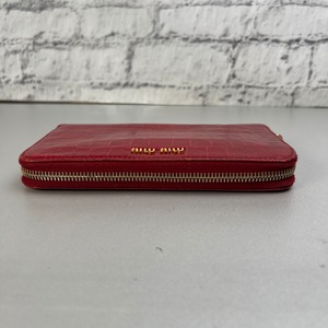 MIU MIUミュウミュウ  長財布 レッド A-9818