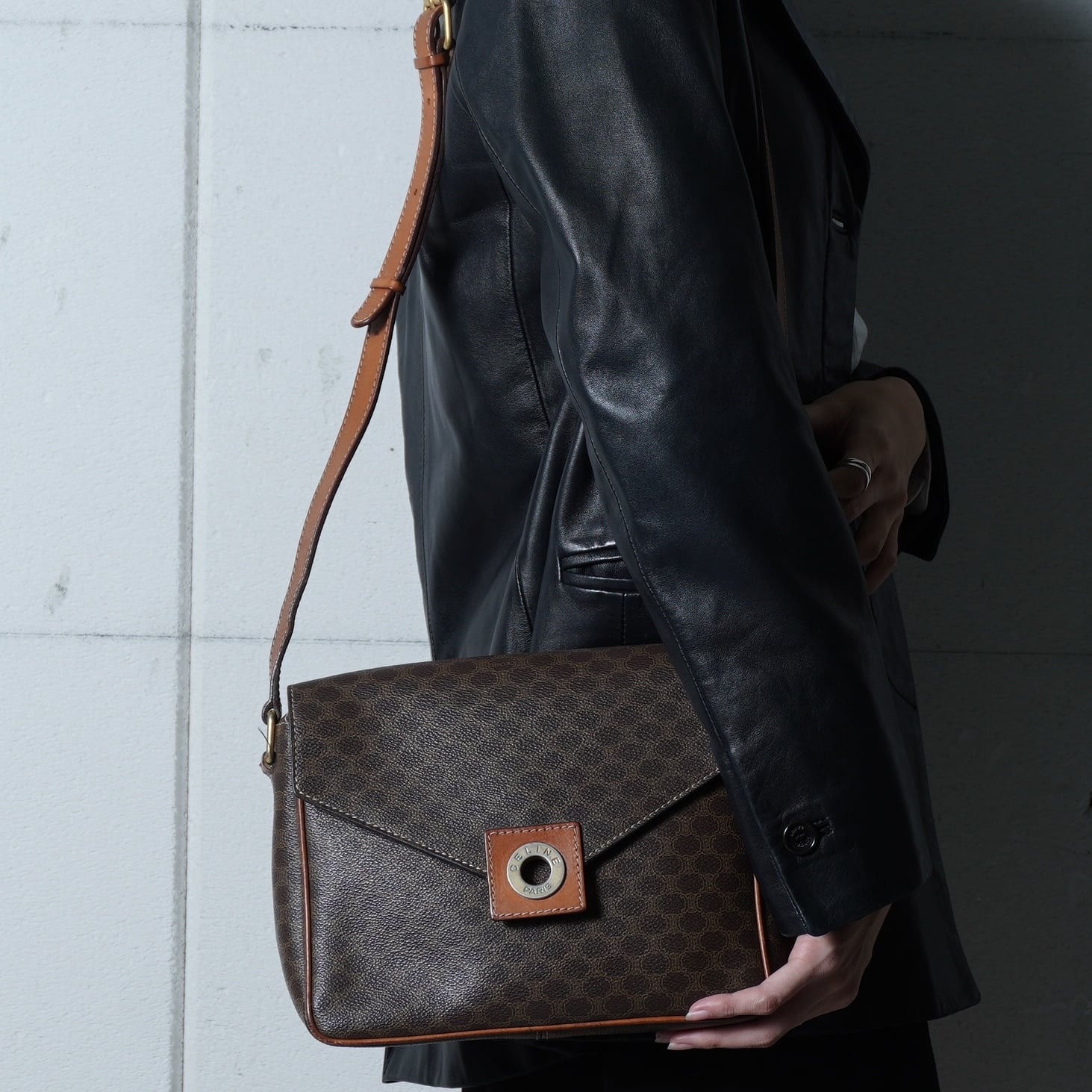 美品✨Vivienne Westwood ボストンバッグ オーブロゴ レザー Vivienne Westwood】ヴィヴィアンウエストウッド”オーブロゴ”オール