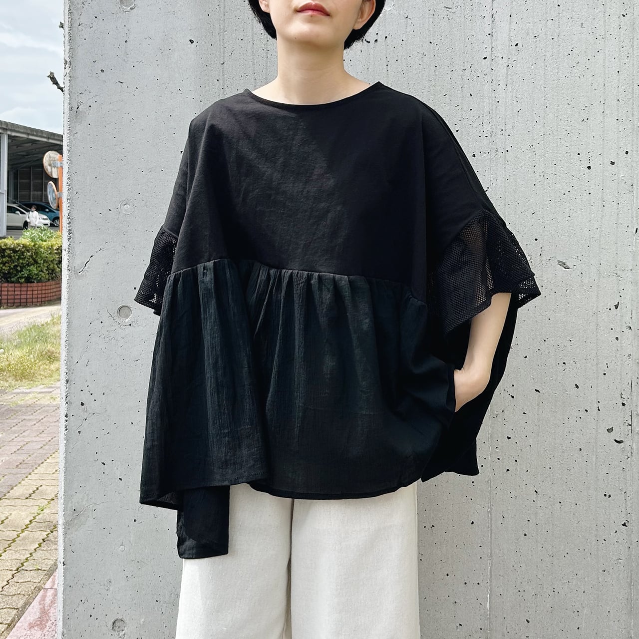 Cotton sheeting flare tee (black)