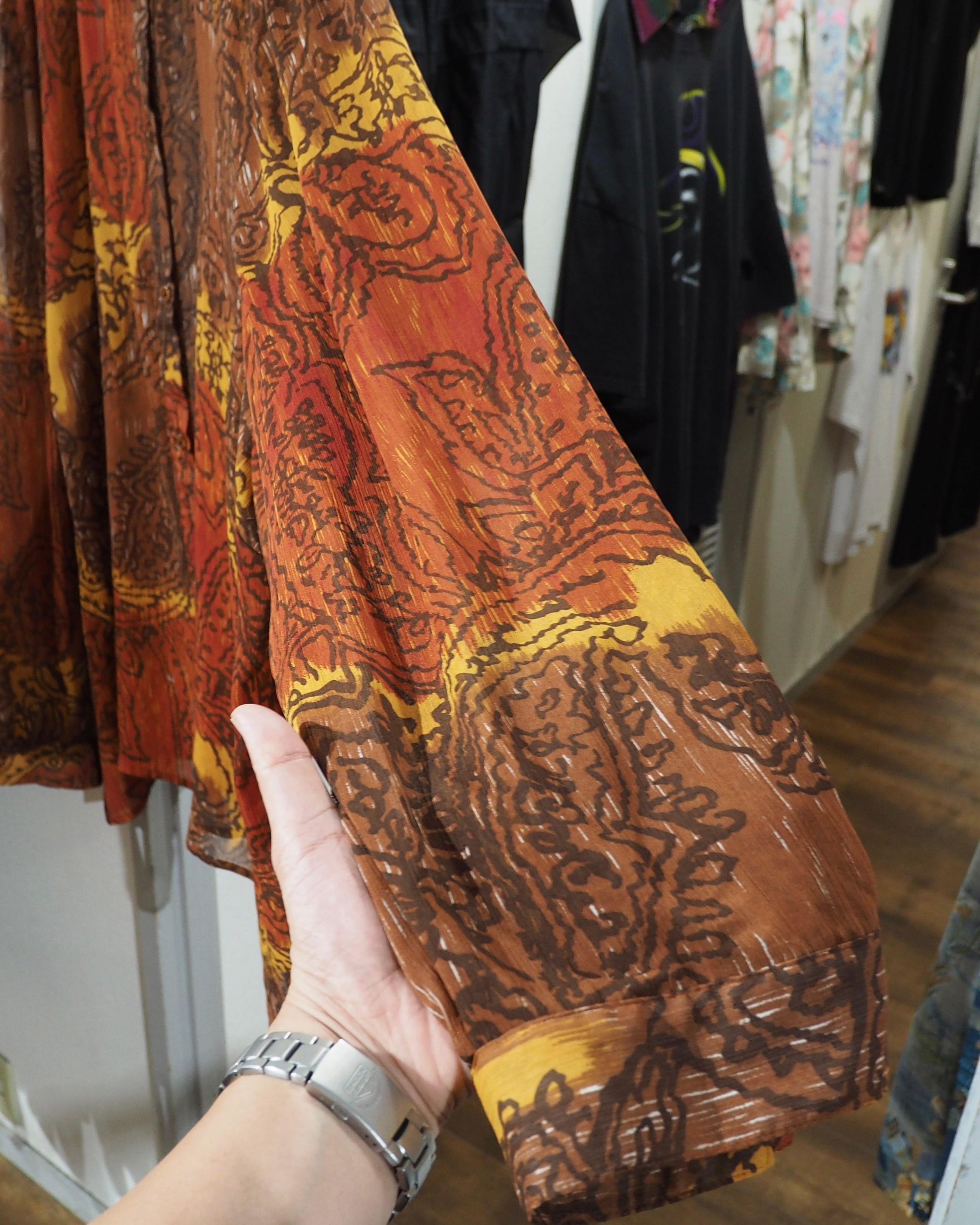 Beautiful Ethnic pleats × Sheer Design Vintage Drape Over silhouette shirt