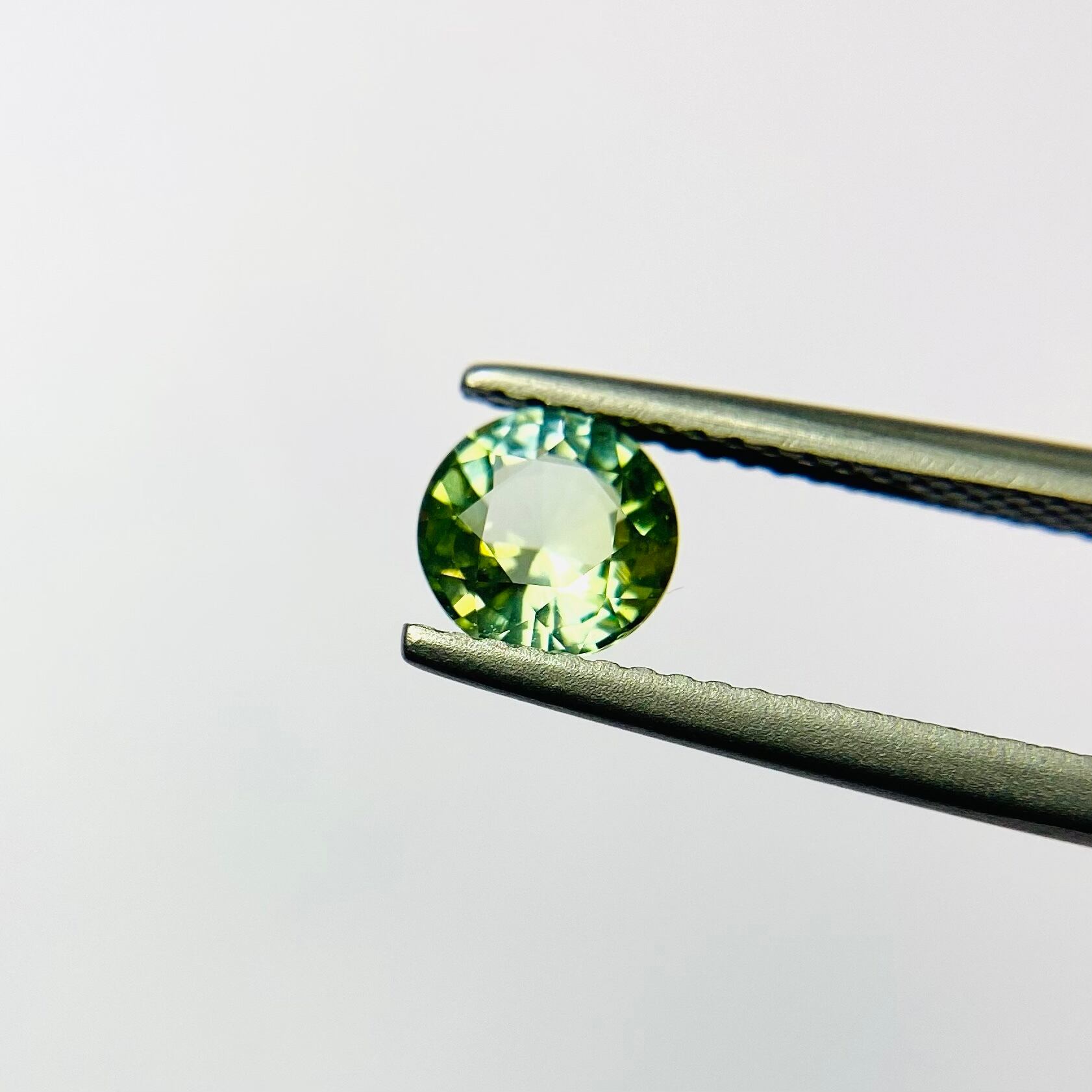 ラウンドキラキラグリーントルマリン