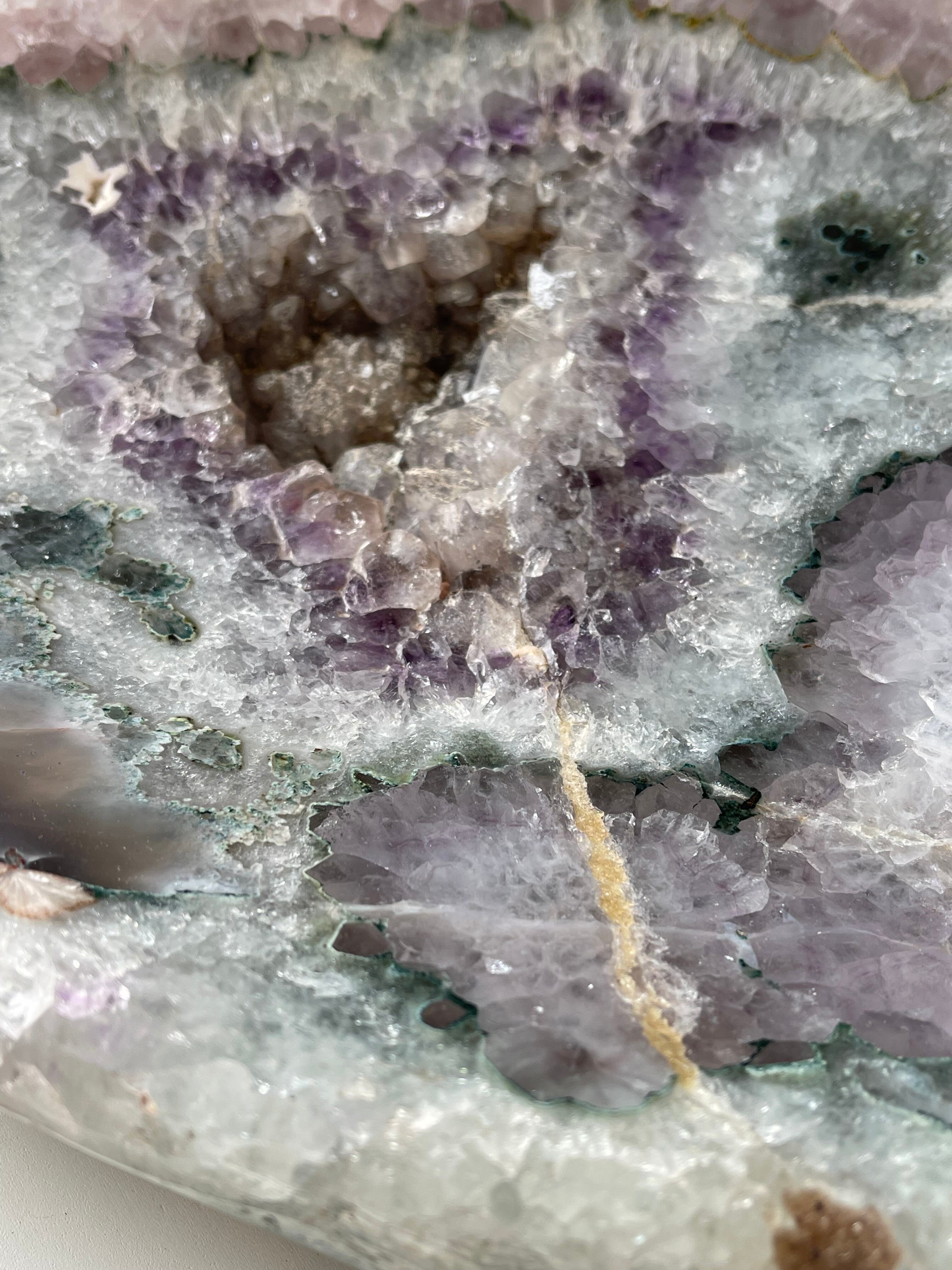 Amethyst agate large plate（アメジストの結晶が素晴らしい大皿プレート）