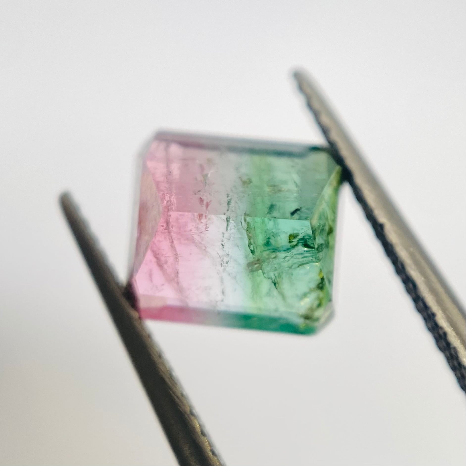 三色国旗のようなポップなパーティーカラートルマリン