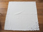 リネンナプキン 花とツタのアイレット刺繍(シミあり) 画像3