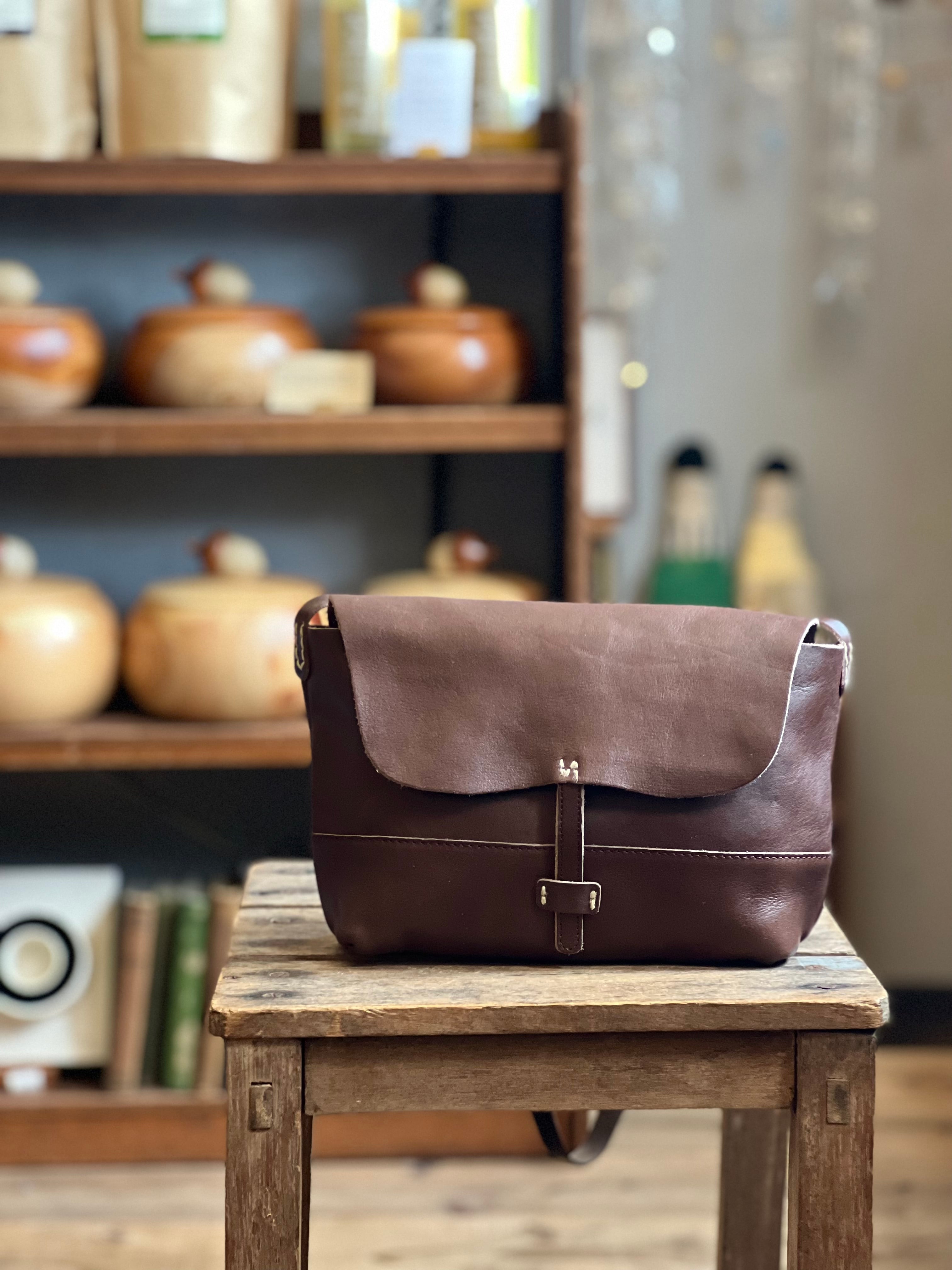 栃木レザージーンズカブセショルダーバッグ ウォッシュ加工あり<日本製>