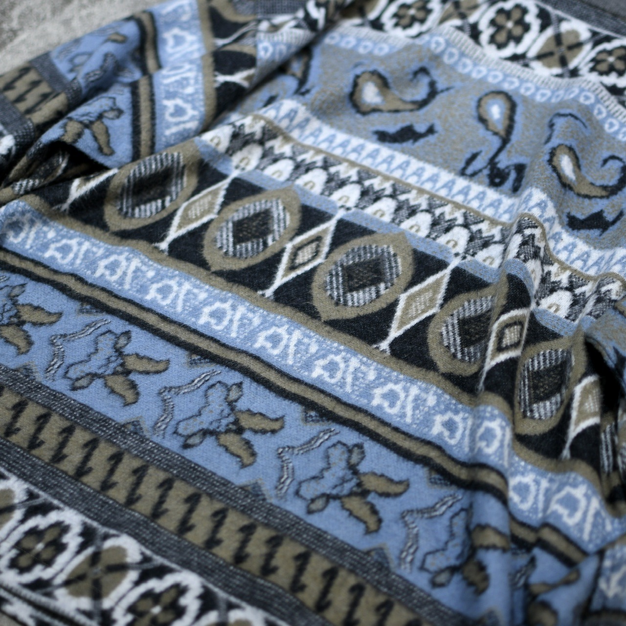 paisley pattern shaggy mock neck