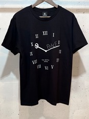 GODSIZE 2025 CLOCK TEE [BLACK]