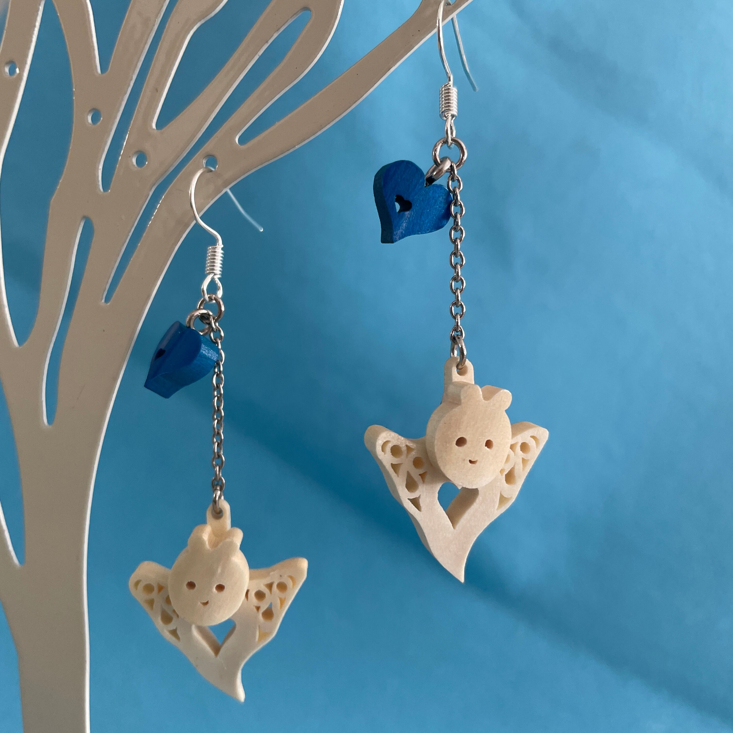 ふるさと納税 白樺樹皮細工と天然石の揺れるピアス(ハンドメイド