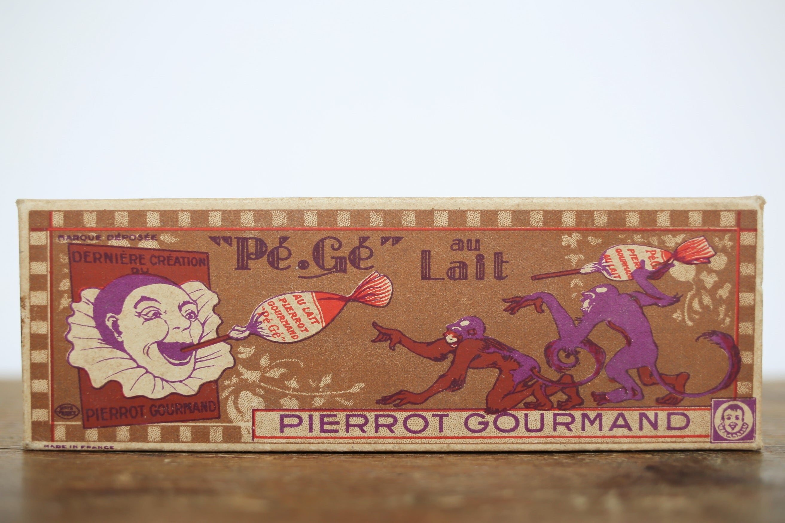フランス アンティーク ヴィンテージ PIERROT GOURMAND ピエログルマン お菓子の紙箱 N-02591