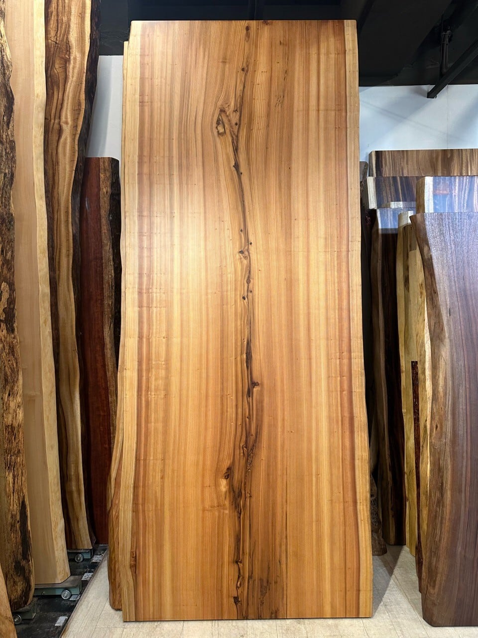 【天杉】杉(スギ)_2450×980-1020×65_浅草本店_テーブル天板/一枚板 262534-2 t001