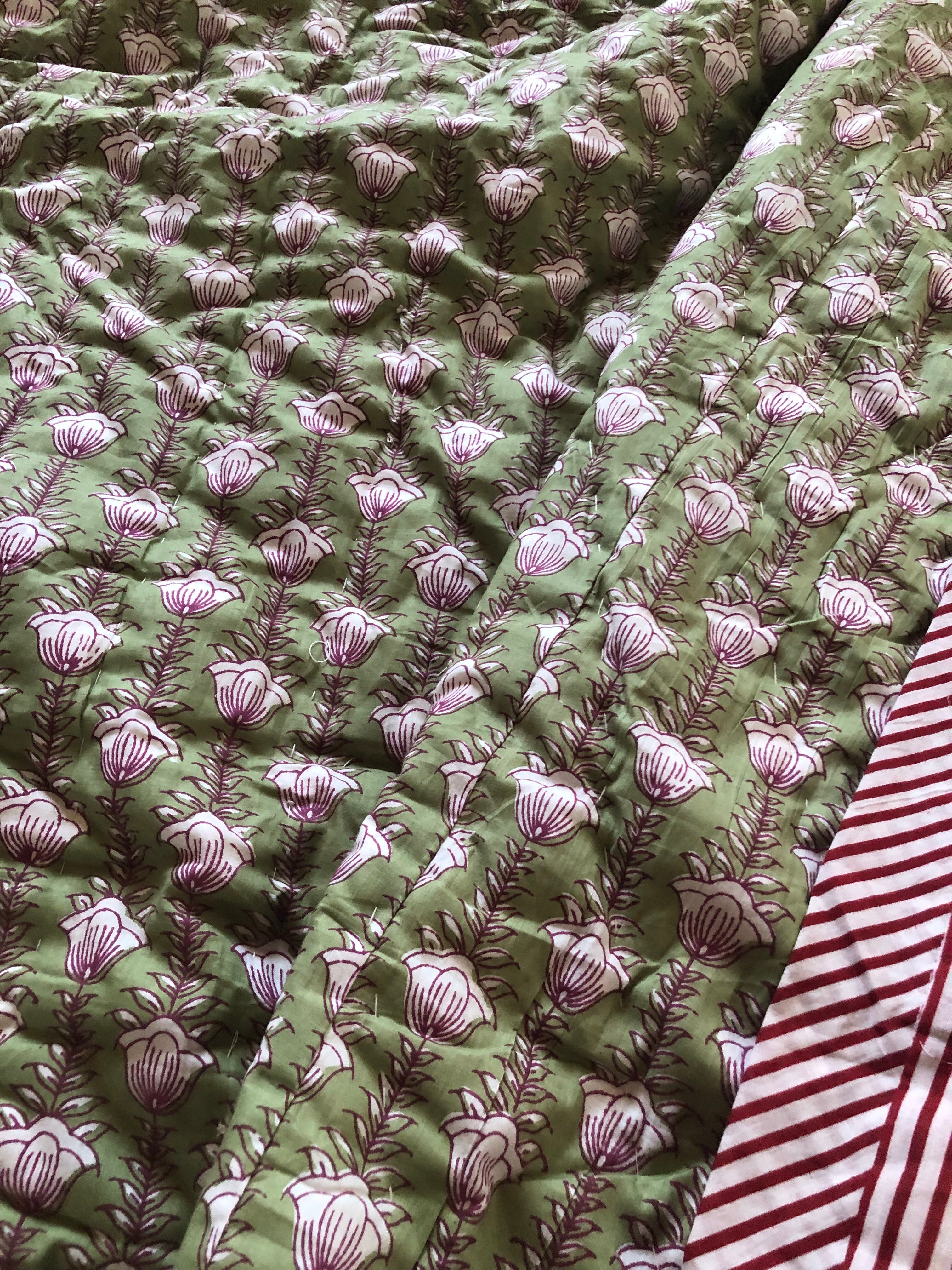 今晩限定値下げ！　インド ブロックプリント キルト ダブル 肌布団　マルチカバー 今晩限定値下げ！インド ブロックプリント キルト ダブル 肌布団マルチ