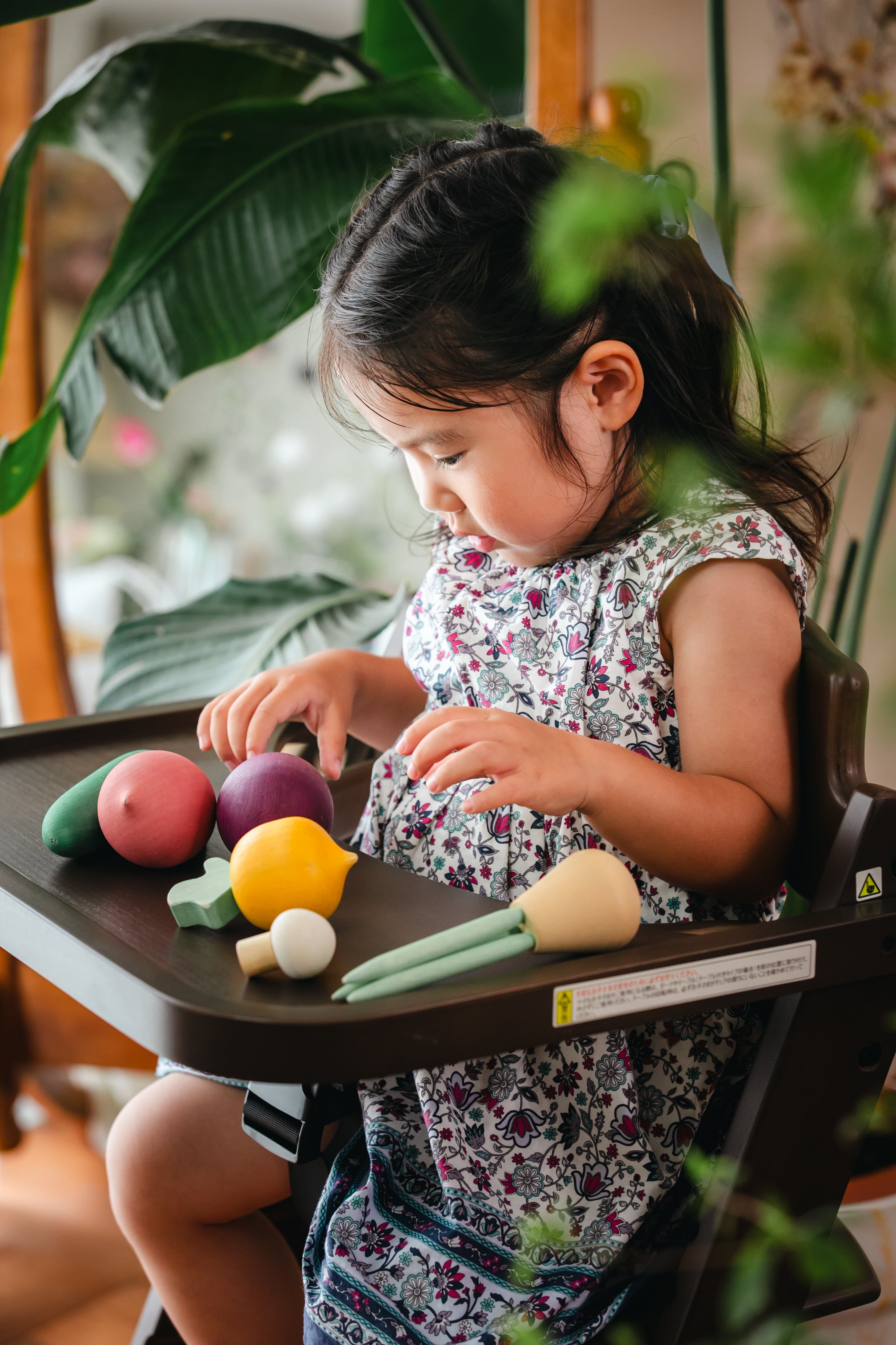 VITA木製ハイチェア テーブル＆ガード付き (ブラウン) | bellunico