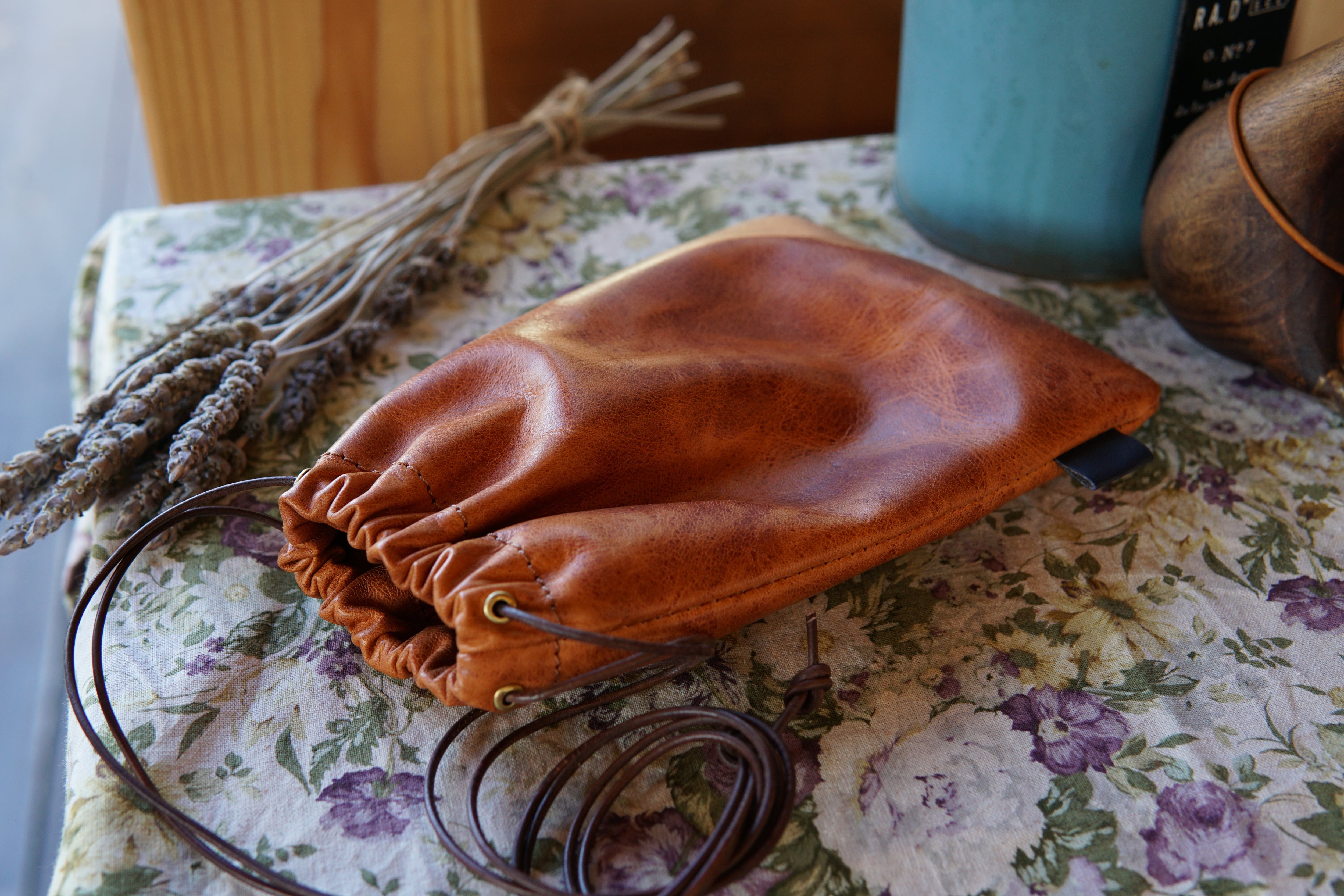 巾着　牛革 やわらかな レザーきんちゃくポーチ | 革細工とニュージーランド雑貨の