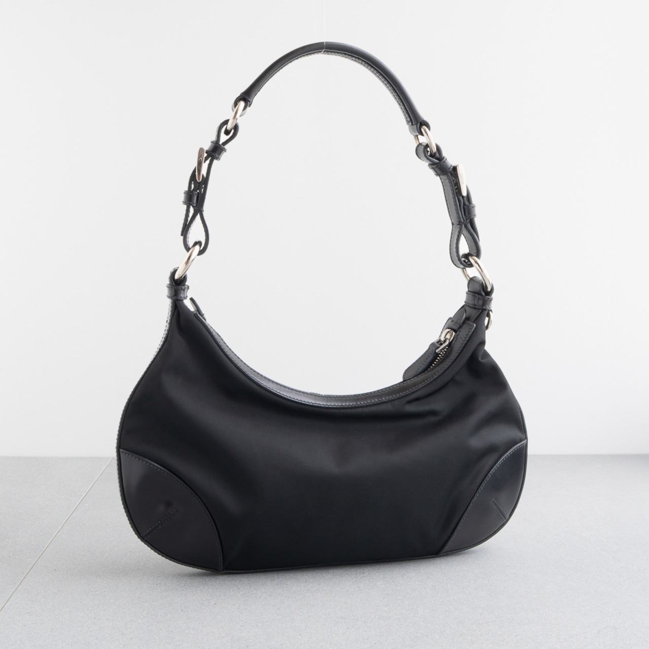 プラダ ショルダーバッグ ブラック ナイロン レザー ヴィンテージ