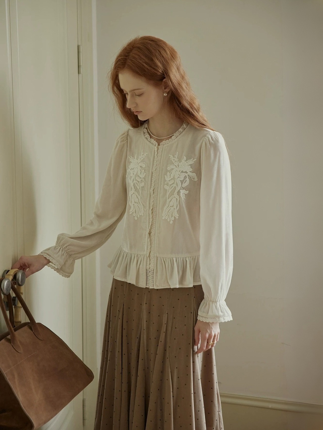 Ancien Velour Lace Frill Blouse F0842