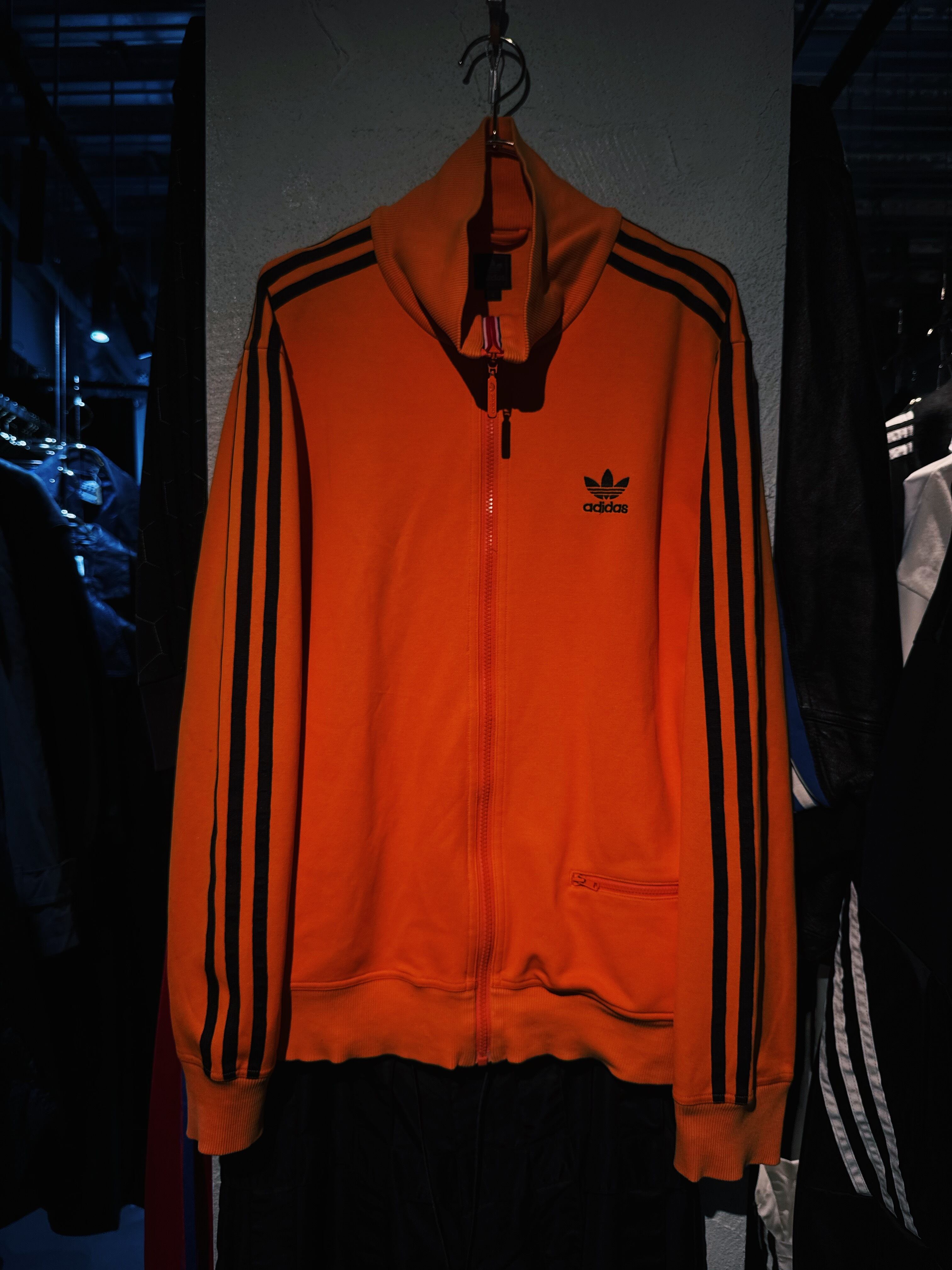 【D4C】90's "ADIDAS"EURO VINTAGE orange color stand neck track jacket