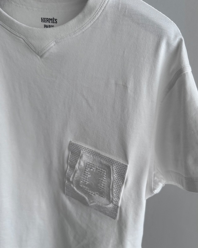 HERMÈS　EMBROIDERED POCKET COTTON T-SHIRT