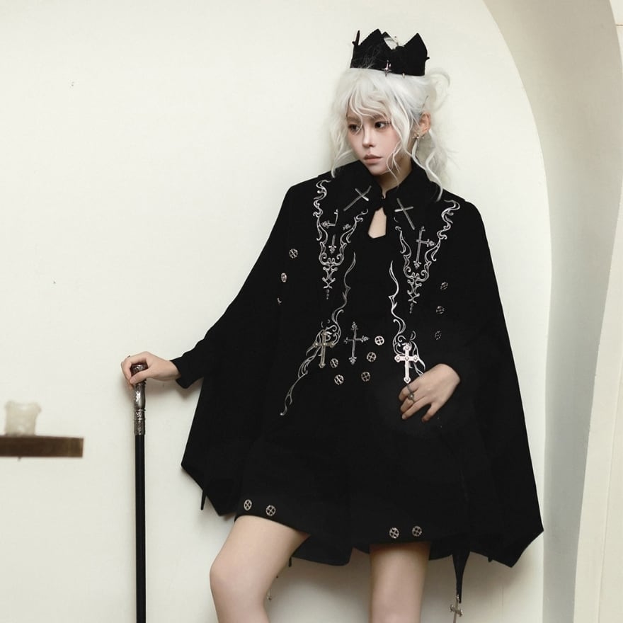 ゴシック刺繍ハーフパンツ 十字モチーフ 皇子系ブラックボトムス