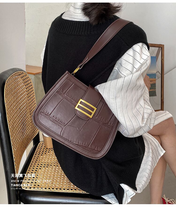 高級感レディーススモールバッグ女性2020新しい流行のファッションワイルドワンショルダー脇の下小さなスクエアバッグネットレッドメッセンジャーバッグ Tiancai_Wing_Bag29305349320