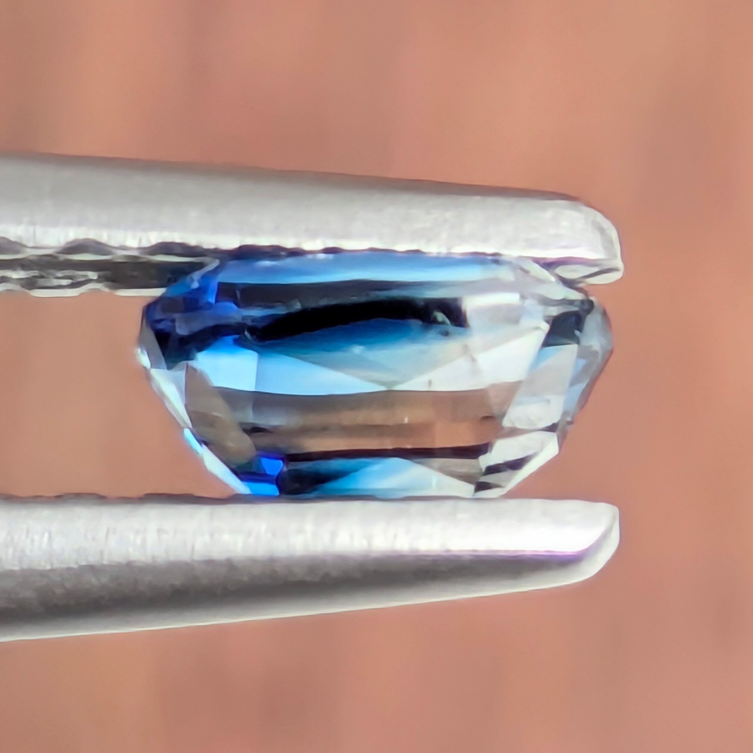 ユークレースルース ナミビア産【0.28ct】 PRO208632 | Gem's Subculture