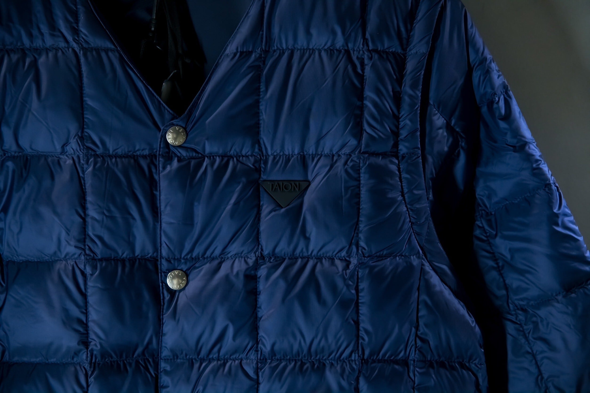 TAION EXTRA Vネック3WAYダウンジャケット | NOUVEL des HIOC（ヌベル