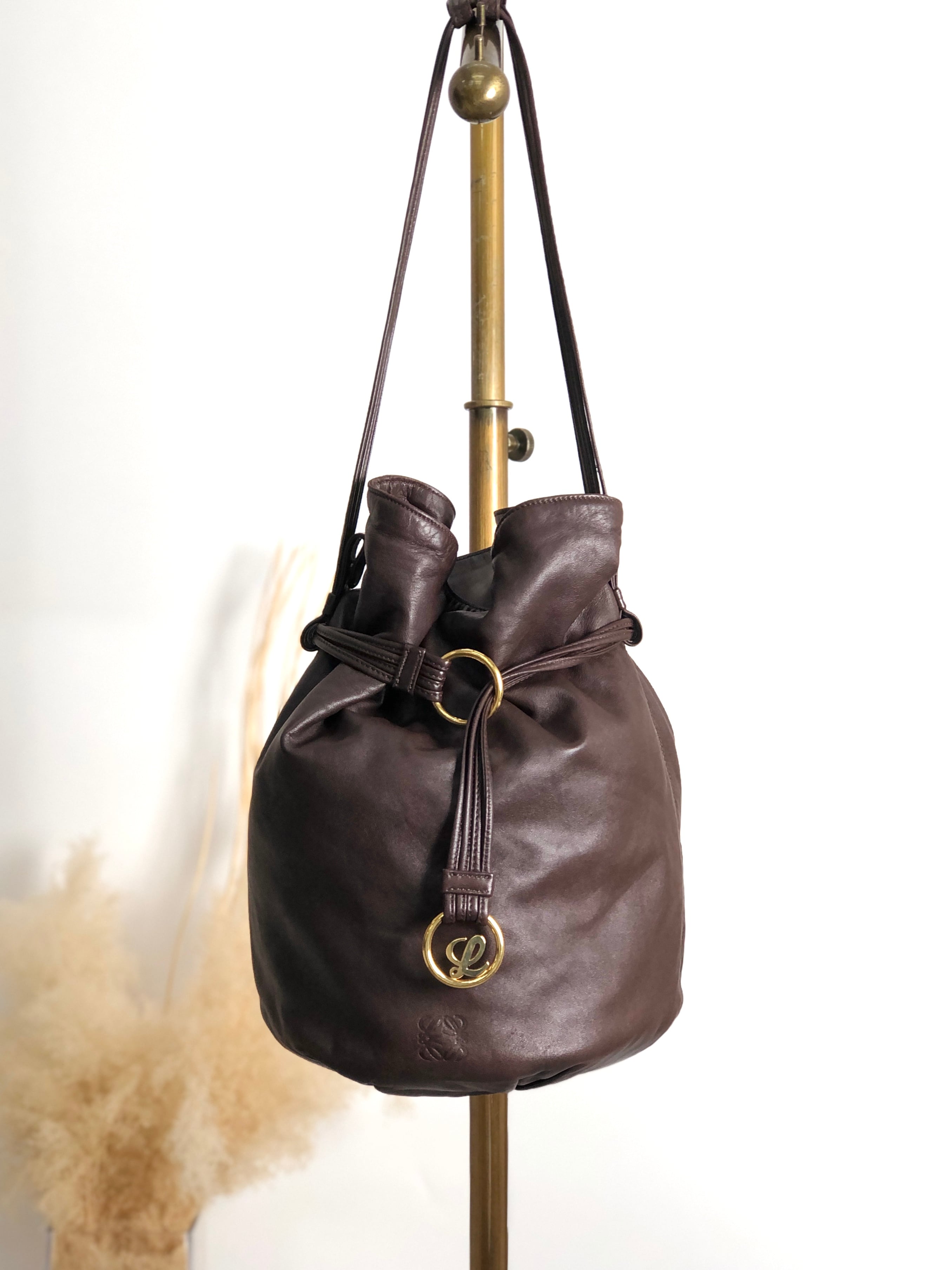 LOEWE ロエベ ショルダーバッグ ブラウン アナグラム ナッパレザー 巾着 vintage ヴィンテージ オールド 7ep7z7