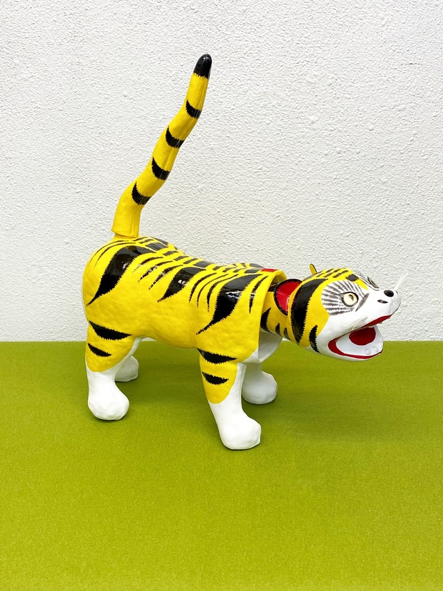 張り子の虎 中 大阪張り子 株式会社 山本人形