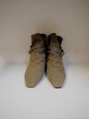 Buckled Suede Ankle Boots / KHAKI