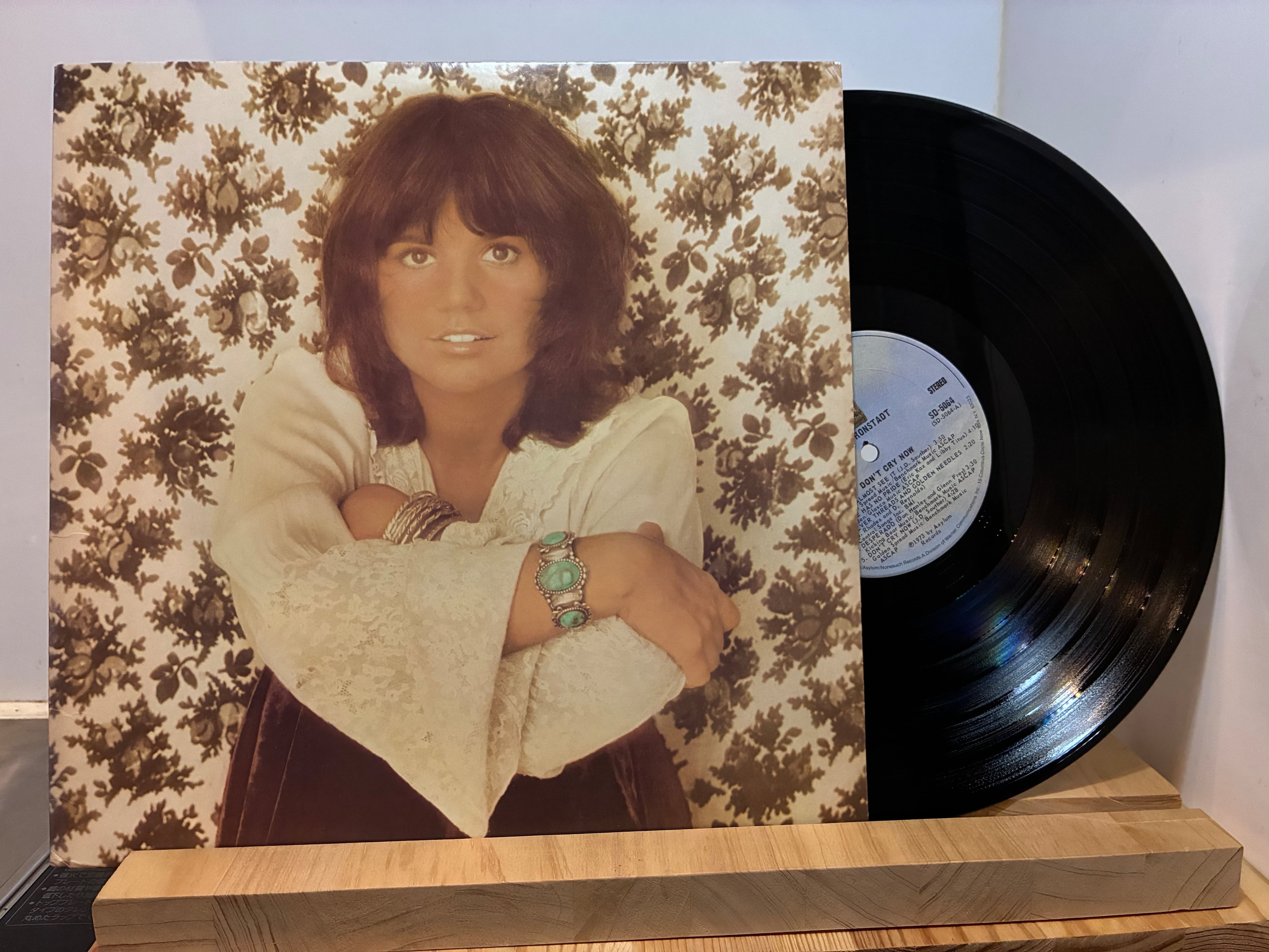 EDEN ATWOOD / WAVES | sixteen records (シックスティーンレコード)