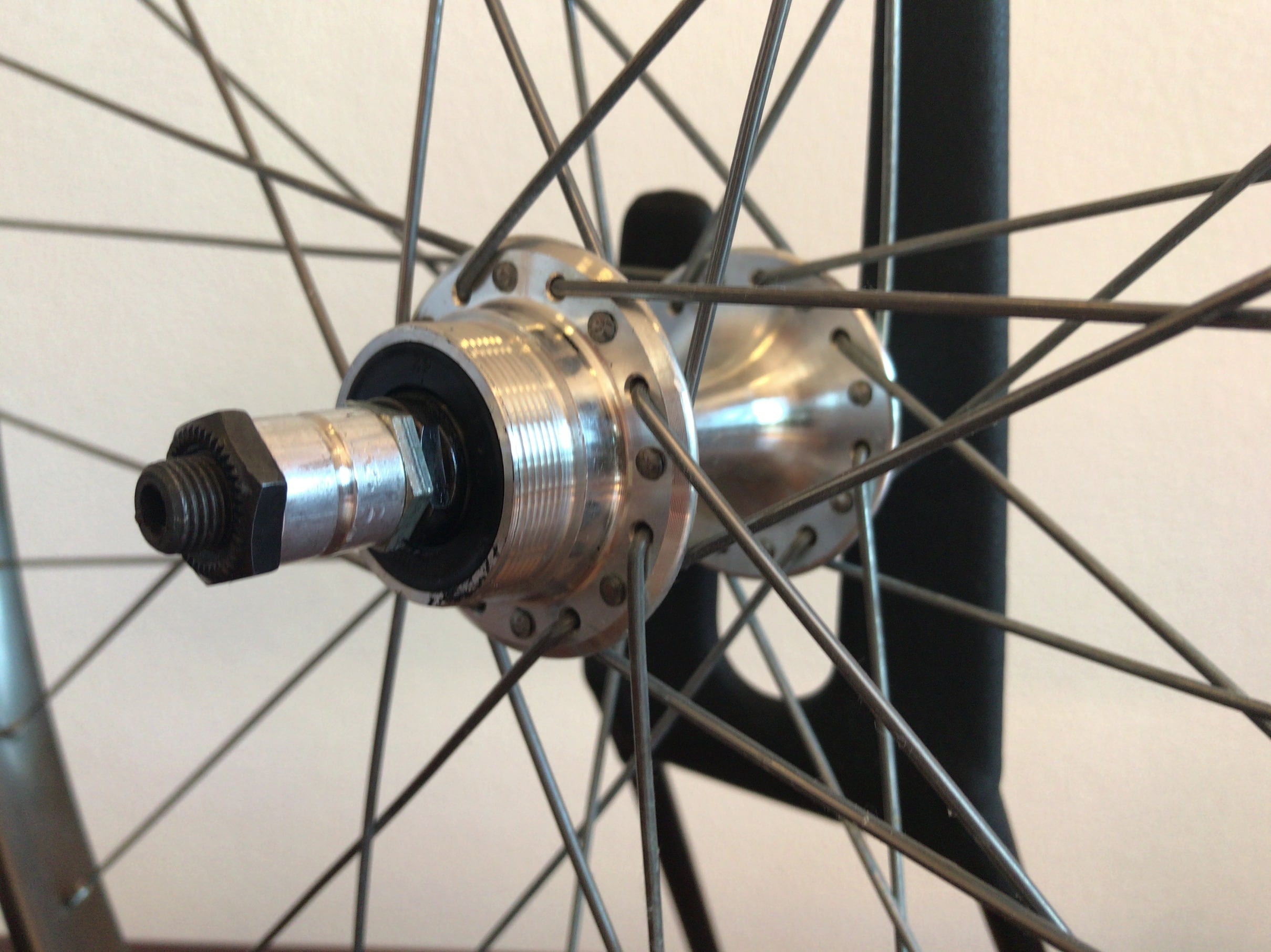 NOS UKAI Rims with Suntour hubs and Suntour quick releases | CALI