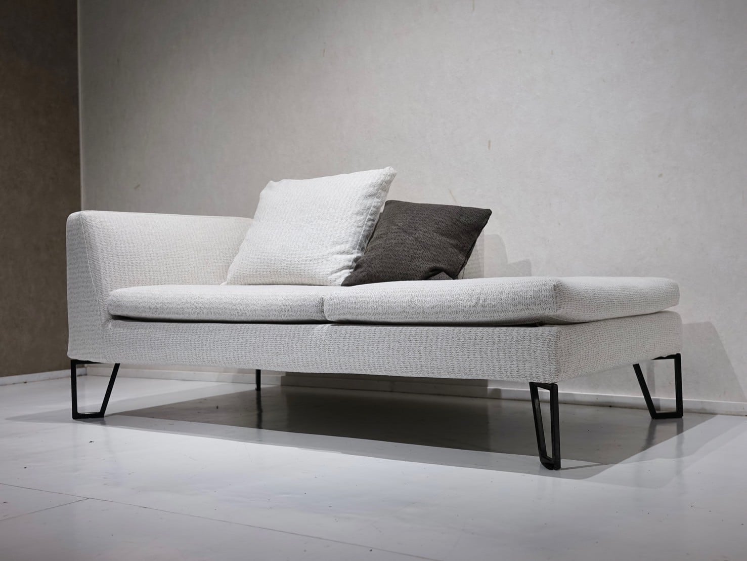 HUKLA フクラ FINANCIER フィナンシェ 3人掛け ソファ 片肘ソファ