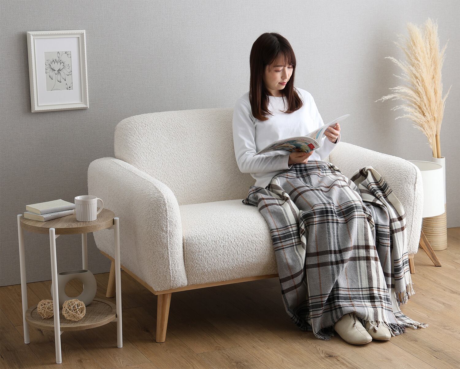 全3色】ふわっと素材が心地よい大人可愛い2人掛けコンパクトソファ