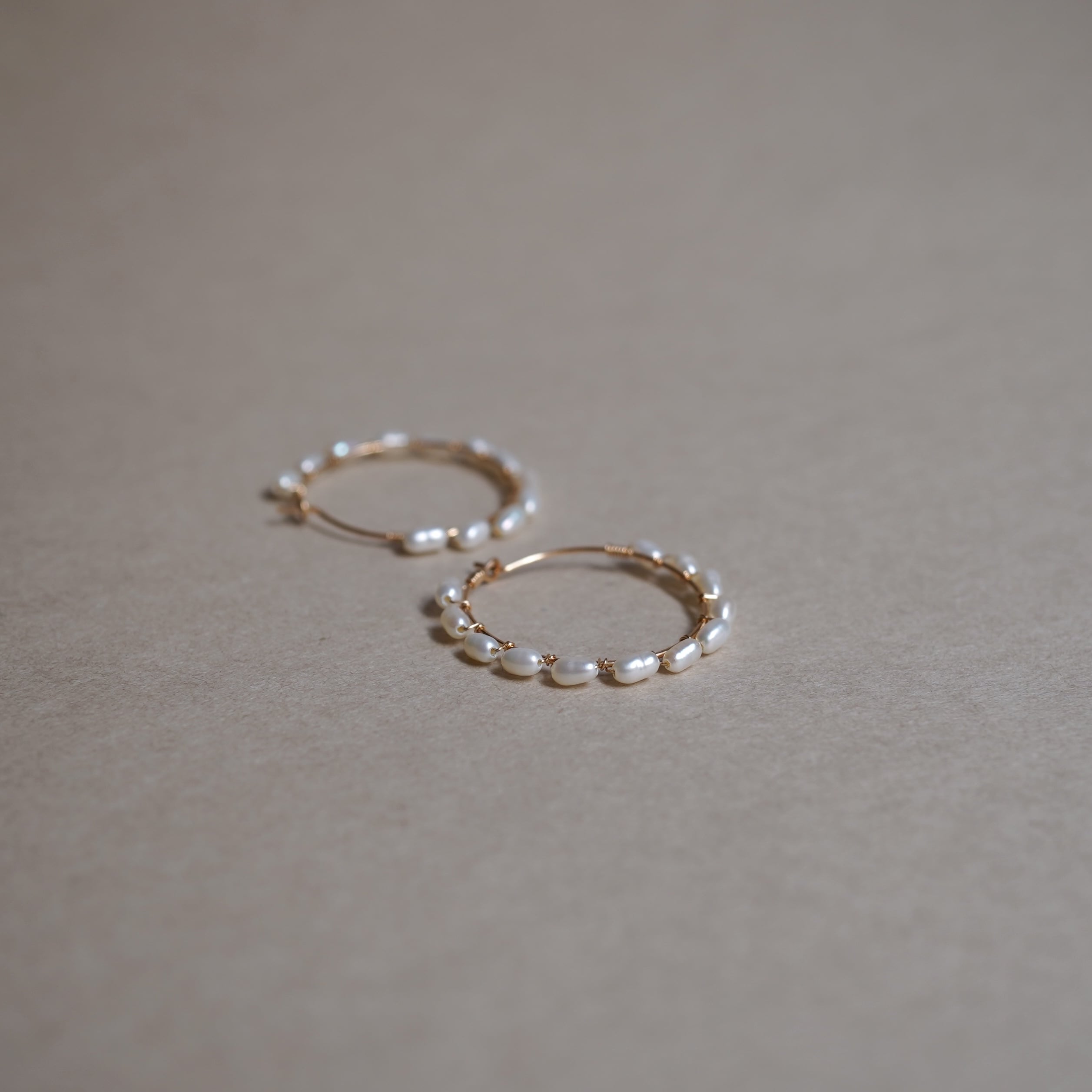 14KGF  ライスパールフープピアス