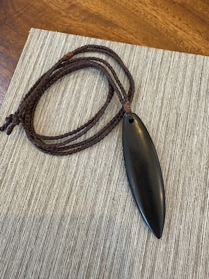 黒檀サーフボード紐ペンダント